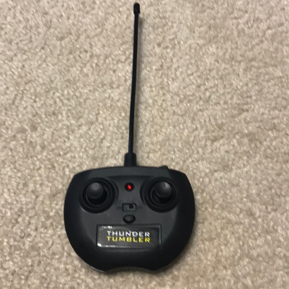 Thunder tumbler RC car - Picture 2 of 7